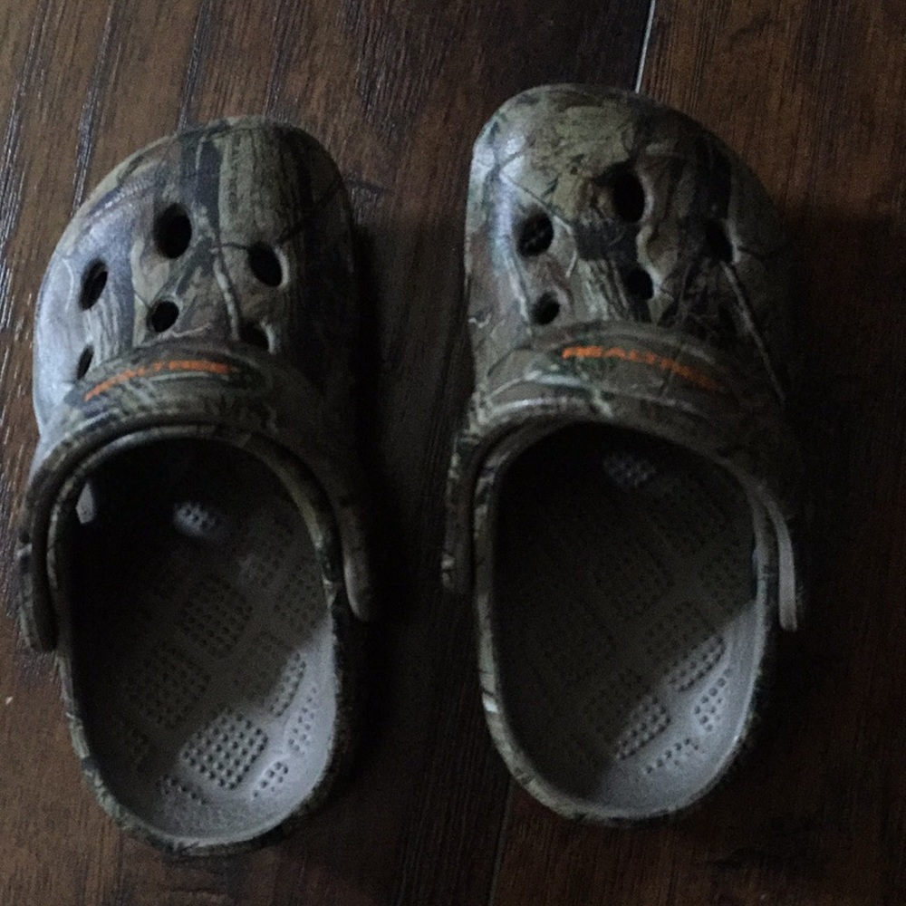 Crocs real tree